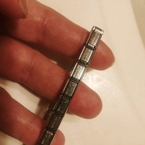 Manuel Zed Goldtone Circle Cabochon Onyx Stainless Steel  Flexi-link Bracelet - Picture 4 of 5